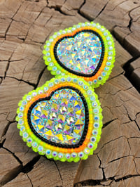 NEON YELLOW HEARTS 