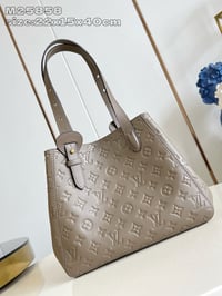 Image 11 of LV Empreinte Tote