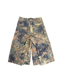 Image 2 of FLECKTARN camo shorts