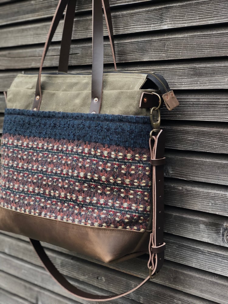 Image of Waxed canvas carryall with handwoven exterior pocket