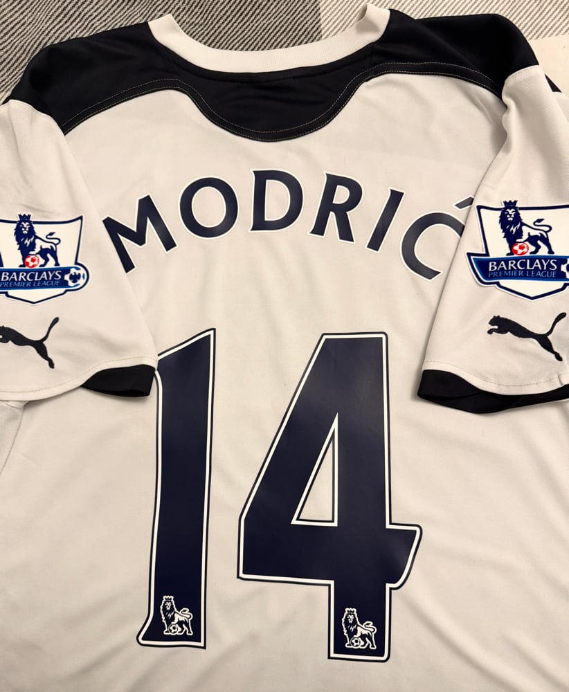 Image of Tottenham Hotspur “MODRIĆ 14” 2010/11 Home Shirt + PL patches (XL)