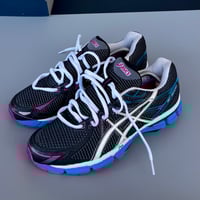 Image 3 of size: us6.5W uk4.5 eu37.5 cm23.4