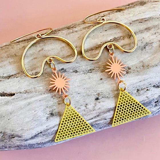 Image of Starburst Shape Earrings - peach and yellow