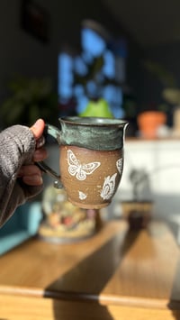 Image 2 of Butterfly mug 08