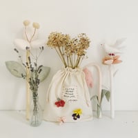 Image 4 of « a little delight in your daily life »