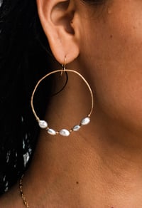 Image 4 of Keshi pearl hoops