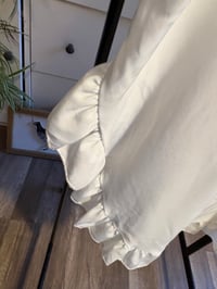 Image 3 of White ruffle bottom top 