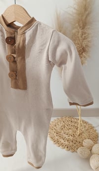 Image 2 of Photoshooting boys romper Fabio | 0-3 months | 3-6 months | beige