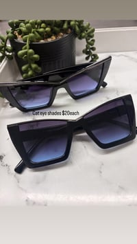Cat eyes shades 