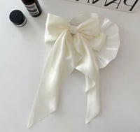 White bow 