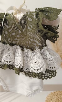Image 6 of Photo prop newborn set - Livia - body-dress with headband (green-off white)
