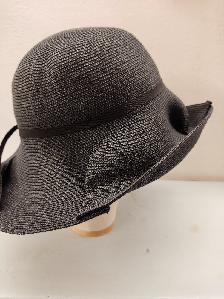 Image of Cappello diva nero modellabile