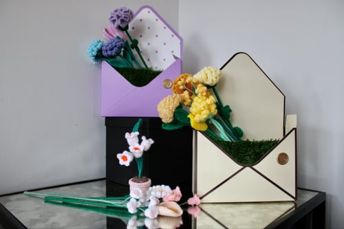 Image of Crochet Messenger Bouquet