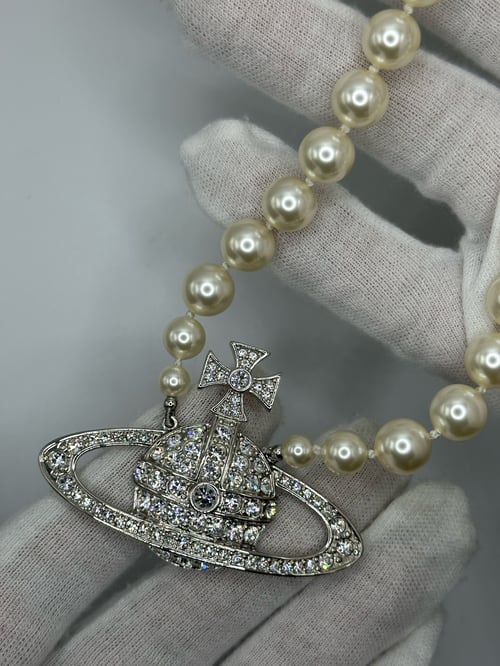 Image of Vivienne Westwood Large Pearl Orb Necklace 