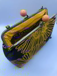 Image 3 of Sunflower Kiss Lock Bag