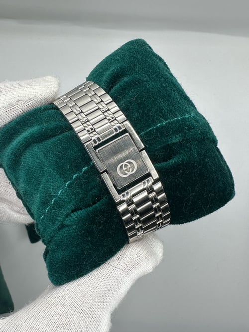 Image of Vintage GUCCI 9100M Quartz Wristwatch Silver With White Dial 
