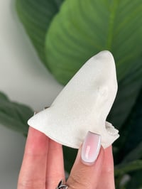 Image 3 of WHITE QUARTZ SELF STANDING SHARKS