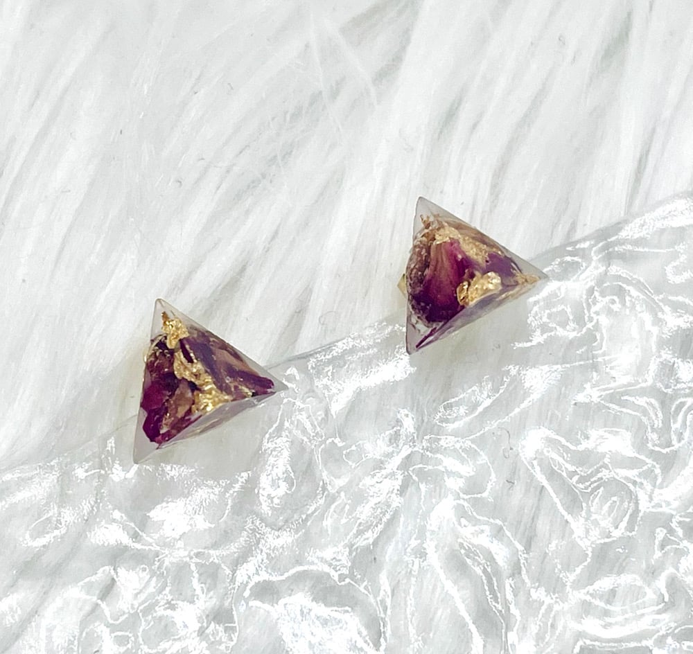 Image of PYRAMID ROSE FLORAL STUDS