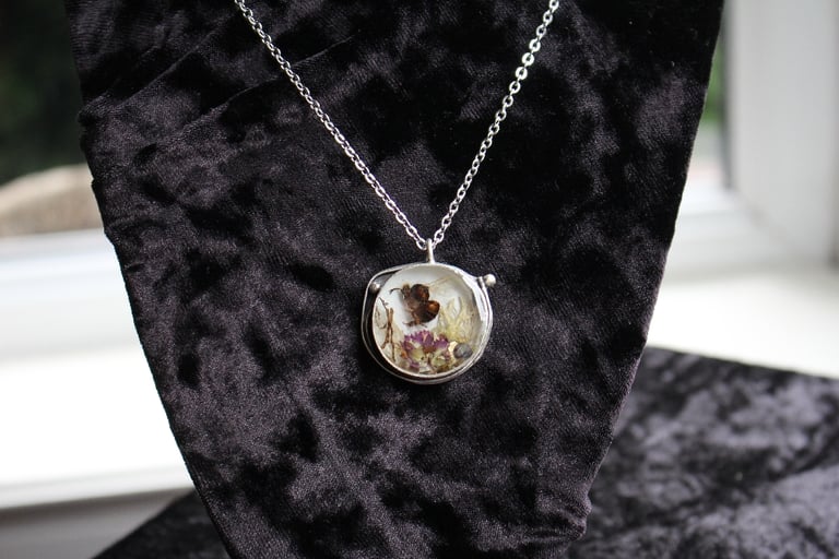 dead good bee floral diorama round necklace Image 2