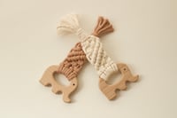 Image 2 of Mordedor de madera