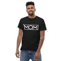 M.O.M. text logo tee unisex