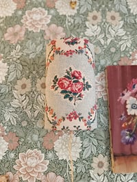 Image 2 of Applique murale cylindrique mémoire fleurie 