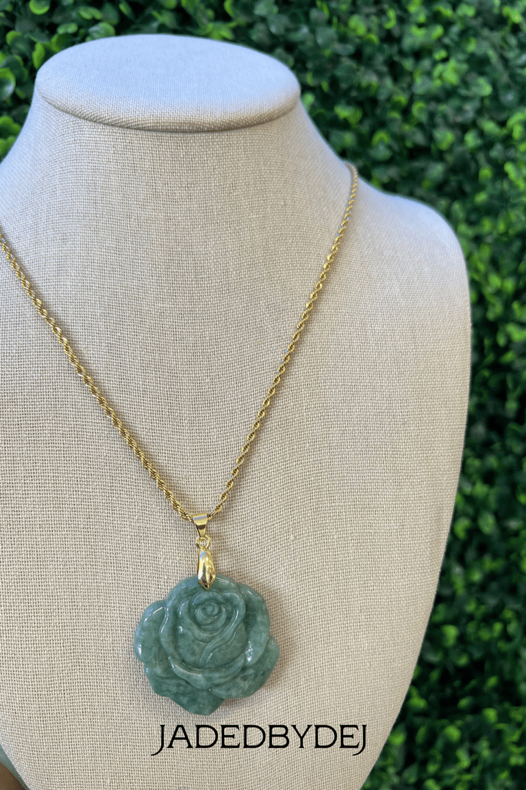 eternal rose necklace Image 2