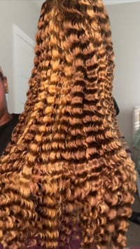 Image 4 of Glueless 6x4 deep wave 30 in