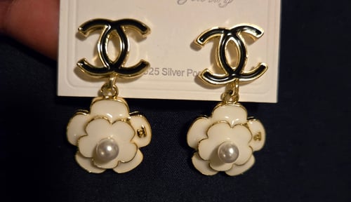 Image of Magnolia (Gold)