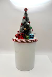 Image 4 of Retro Penguin Candle Topper