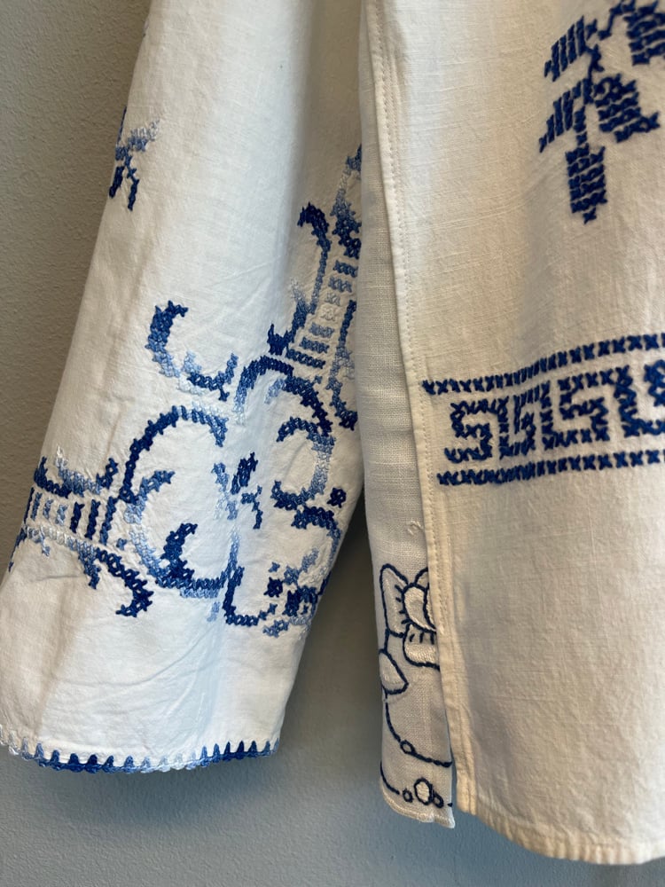 Image of Blue embroidery shirt (small)