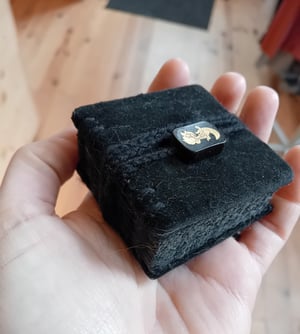 MEHR — mini livre — velours et pages noires