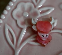 Harper the Highland Cow - pin pink