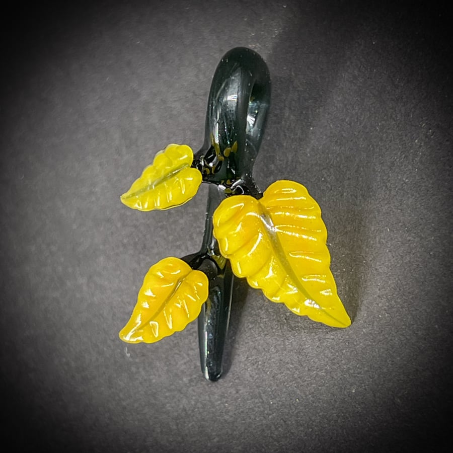 Image of Mini Yellow 3 Leaf Pendant