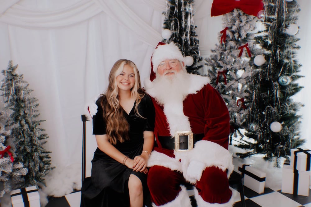 Image of Santa Minis @ The Studio<3 11/29/2025