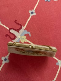 Image 3 of MADE IN DETROIT large 1950s floral countryside needlepoint purse in cream