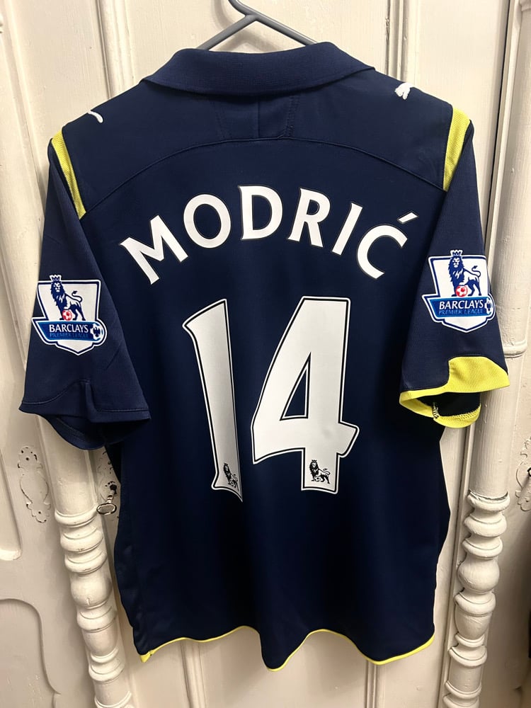 Image of Tottenham Hotspur “MODRIĆ 14” 2009/10 Away Match Issued Shirt + patches (M)