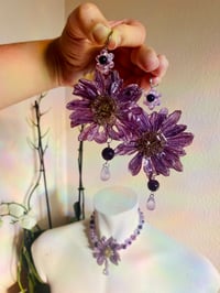 Image 4 of 💜🌼Beaded African Daisy Hoops🌼💜