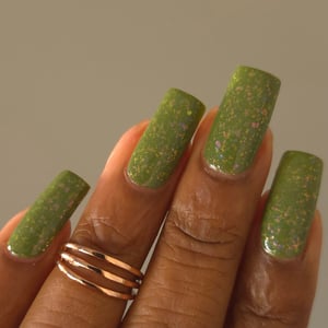 Image of Glisten & Glow - Maple Brook Moss