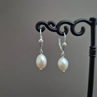 Image 4 of Boucles d'oreilles dormeuse perles de culture argent  ou or