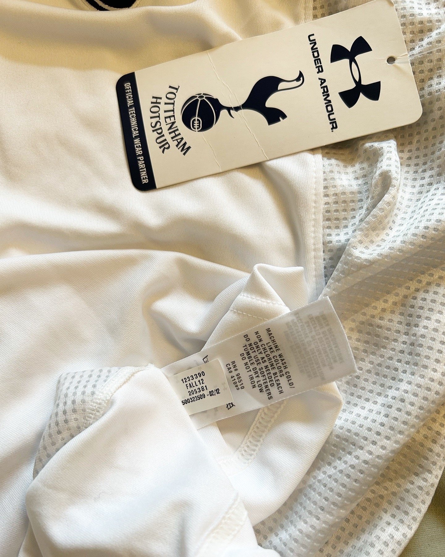 Image of NEW Tottenham Hotspur “BALE 11” 2012/13 Home Shirt + PL patches (L)