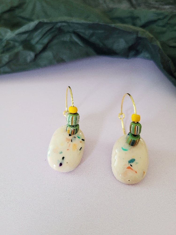 Image of Boucle d'oreilles oval terrazzo pastel