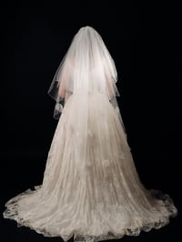 Image 3 of 1950s Bombshell Beauty