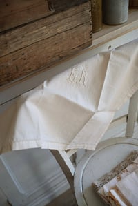 Image 4 of Lot de 3 serviettes monogrammées coloris pêche