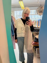 Image 9 of Daisy shirt, touch of grey (one size)