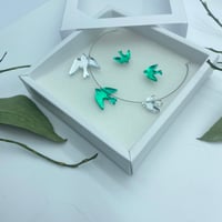 Image 3 of Stříbrný X Zelený Zrcadlový Náhrdelník Ptáčci