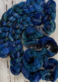 Image 1 of Royalty, on Spindelicious Tweed: 89% Shaniko Wool/6% Acrylic/5% Rayon