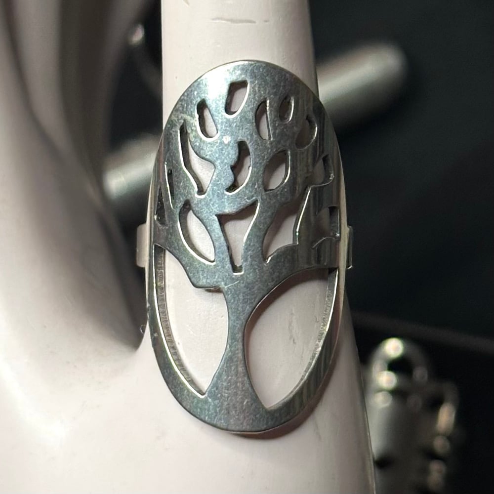 Image of carved tree ring