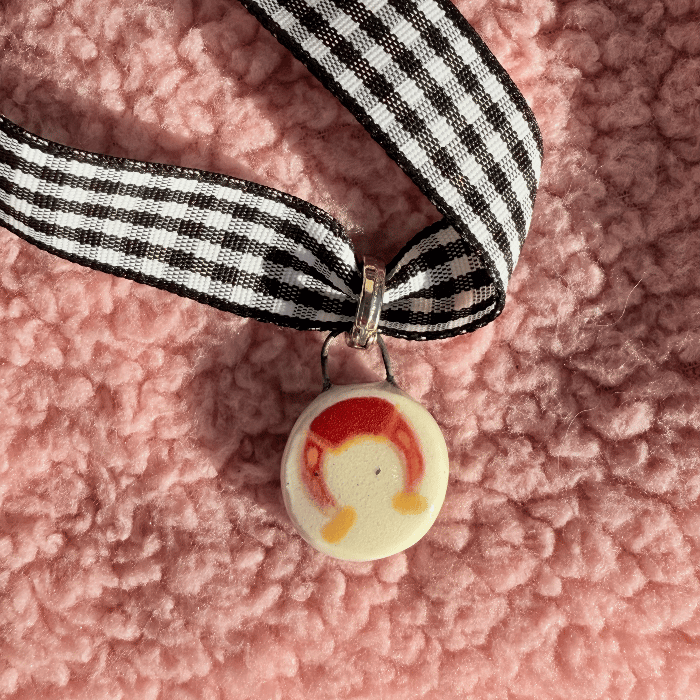 image of horseshoe choker