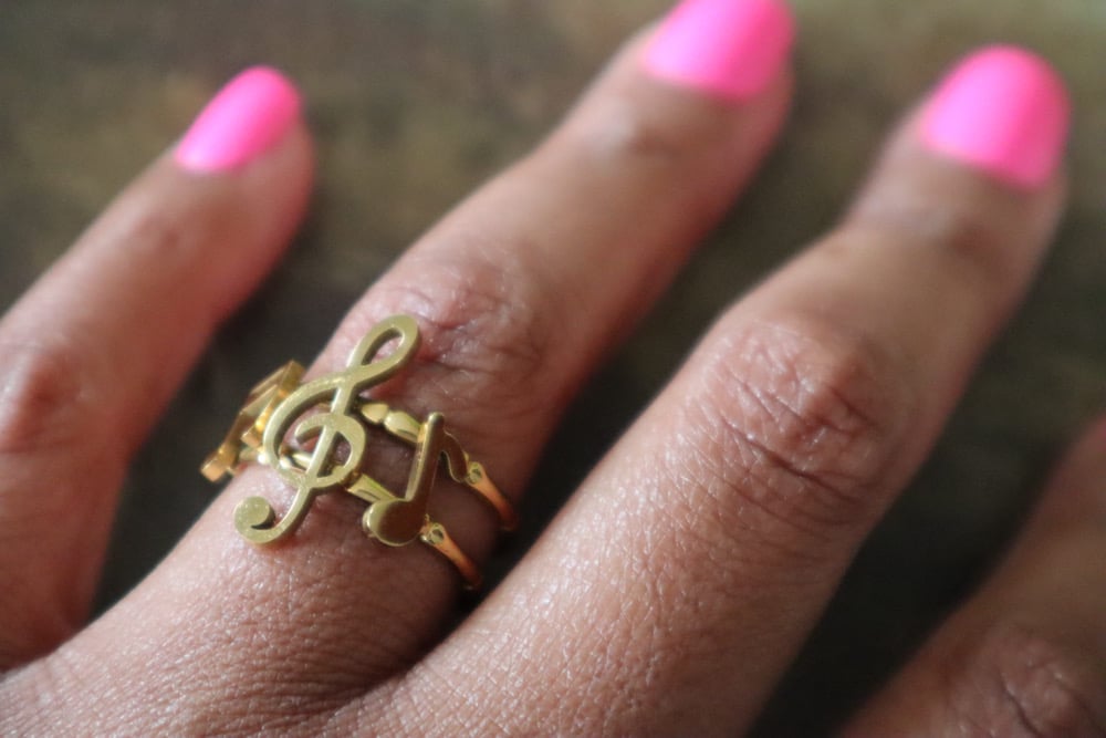 Image of “Music finger Ring”
